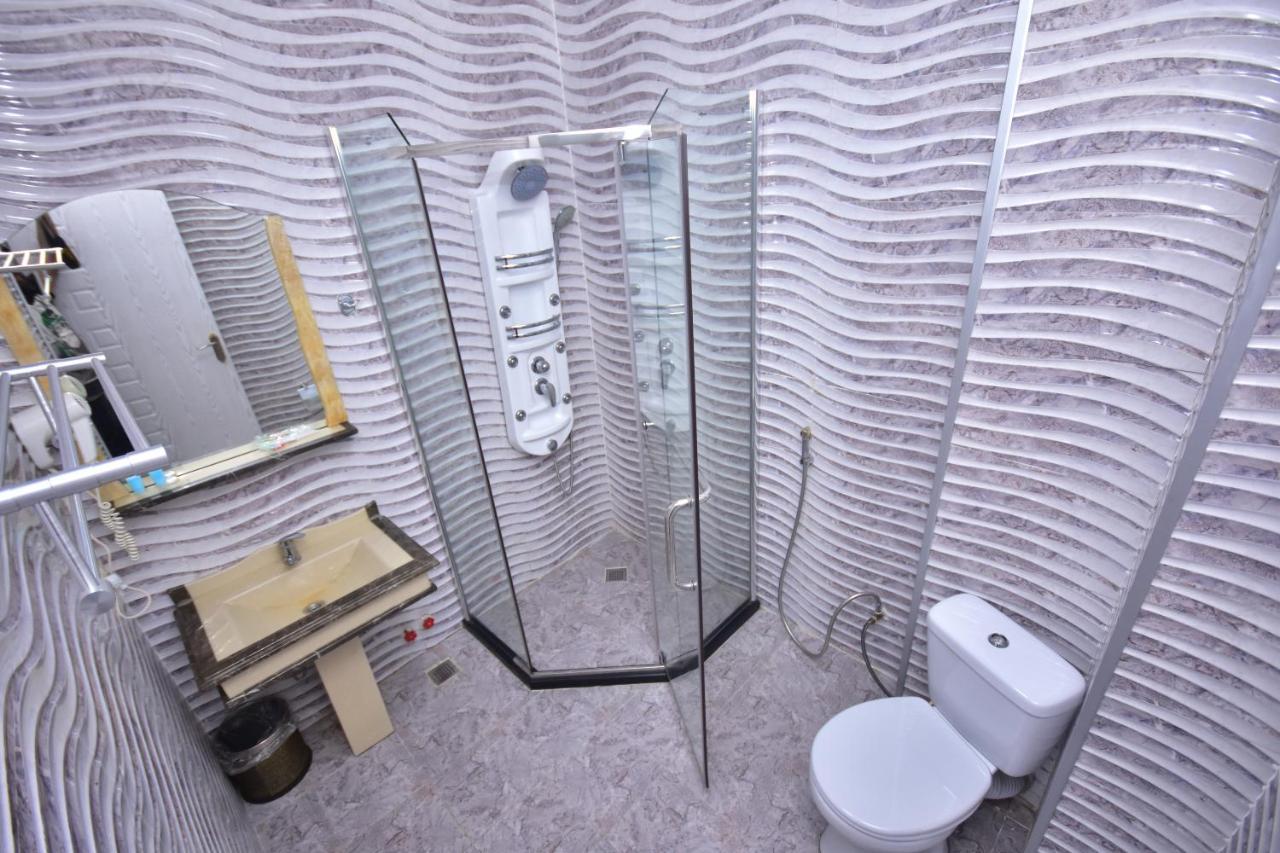 Hotel Chveni Sakhli Batumi Esterno foto