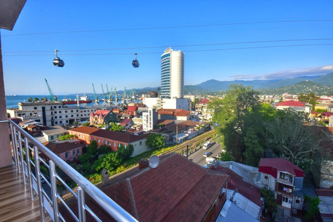 Hotel Chveni Sakhli Batumi Esterno foto